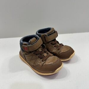 Stride Rite Saul machine washable toddler boots (size 8M)